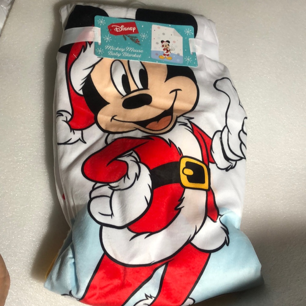 Disney Baby Mickey Mouse Baby Blanket Soft and Cuddly NWT/NEW-30”x 40”.